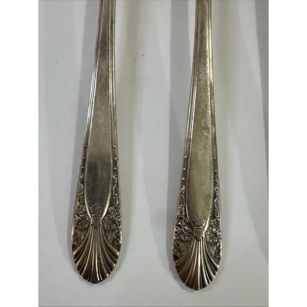 4 Grille Forks Vintage International Crown Radiance Silverplate Flatware (1939)